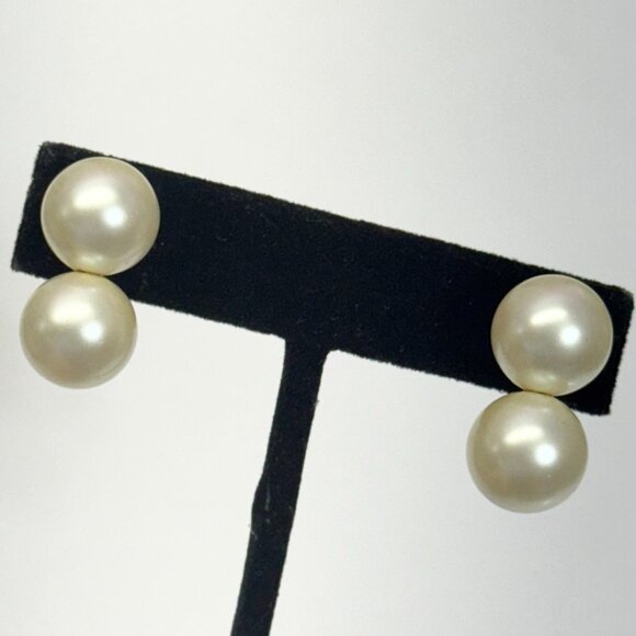 Richelieu vintage faux pearl clip on earrings - Picture 1 of 4